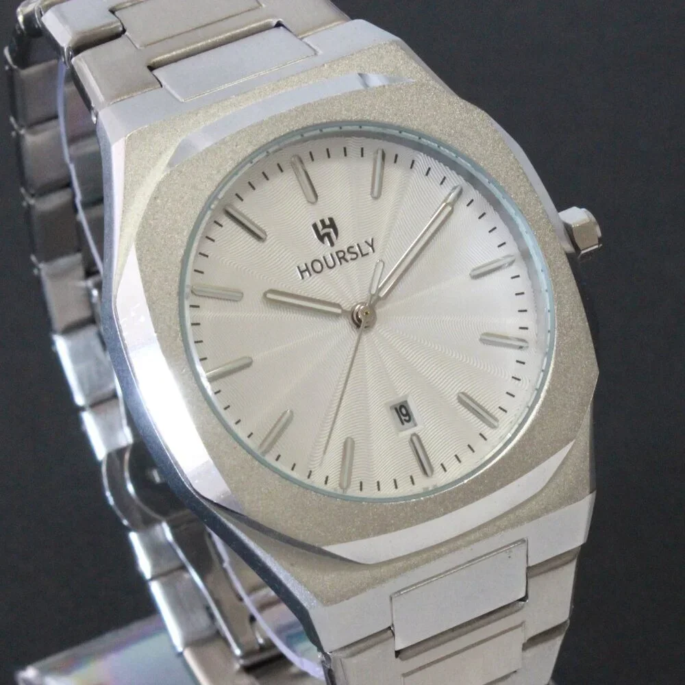 Men's Sports Watch Integrated Bracelet White Dial 42mm